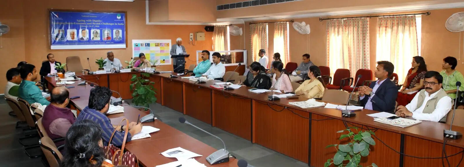 ‘सम्मान के साथ बुढ़ापा’ विषय पर राष्ट्रीय संगोष्ठी आयोजित