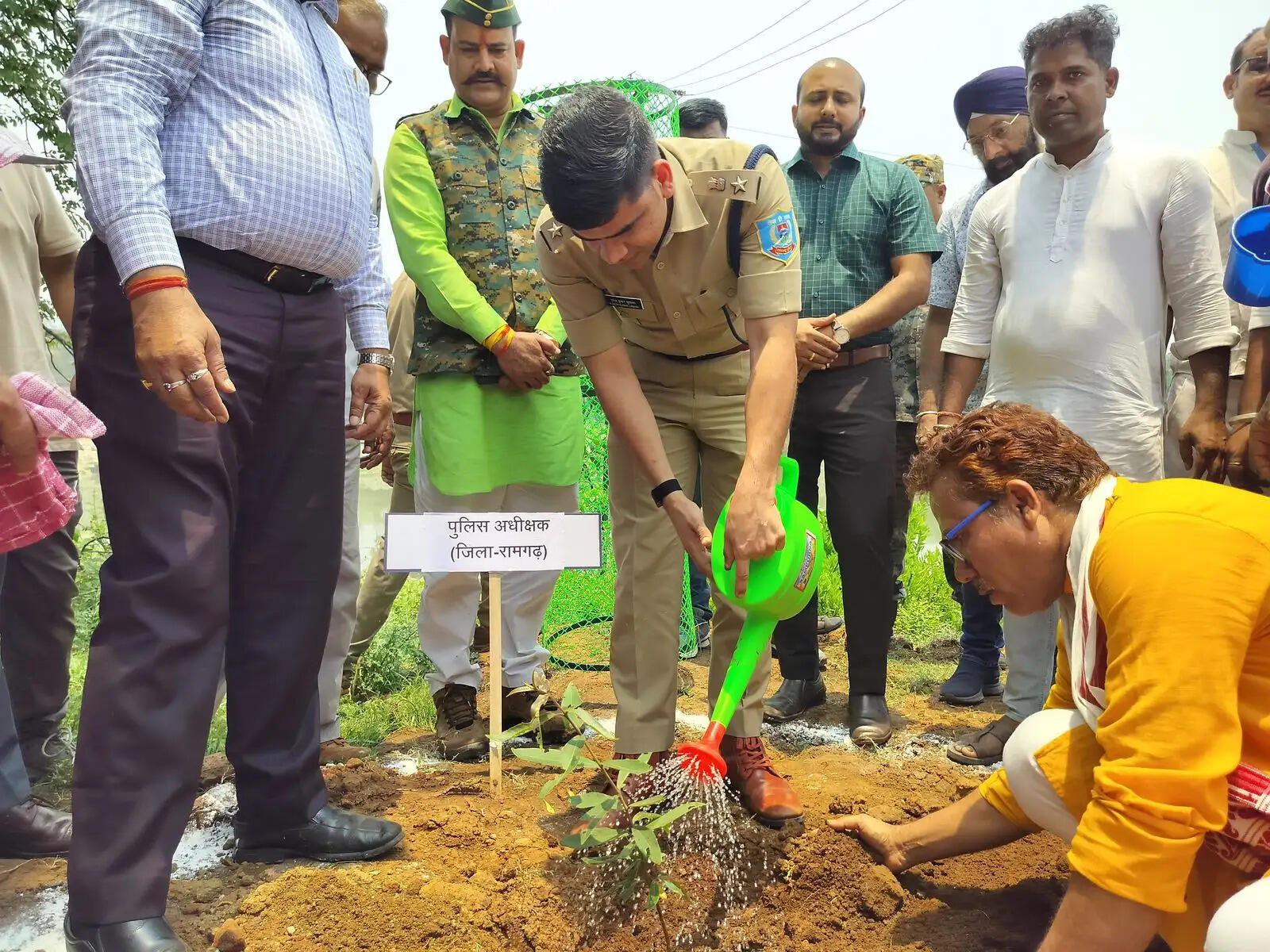 एक पेड़ मां के नाम लगाएं, वृक्ष बनने तक उसकी जिम्मेदारी भी निभाएं : ऋतुराज