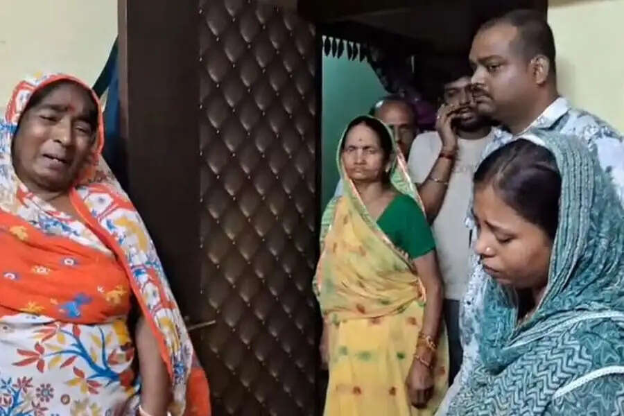 पाकिस्तान के कब्जे में बीएसएफ जवान, बंगाल में घर पर कोहराम; मां की गुहार- ‘बेटा सही सलामत घर लौट आए’