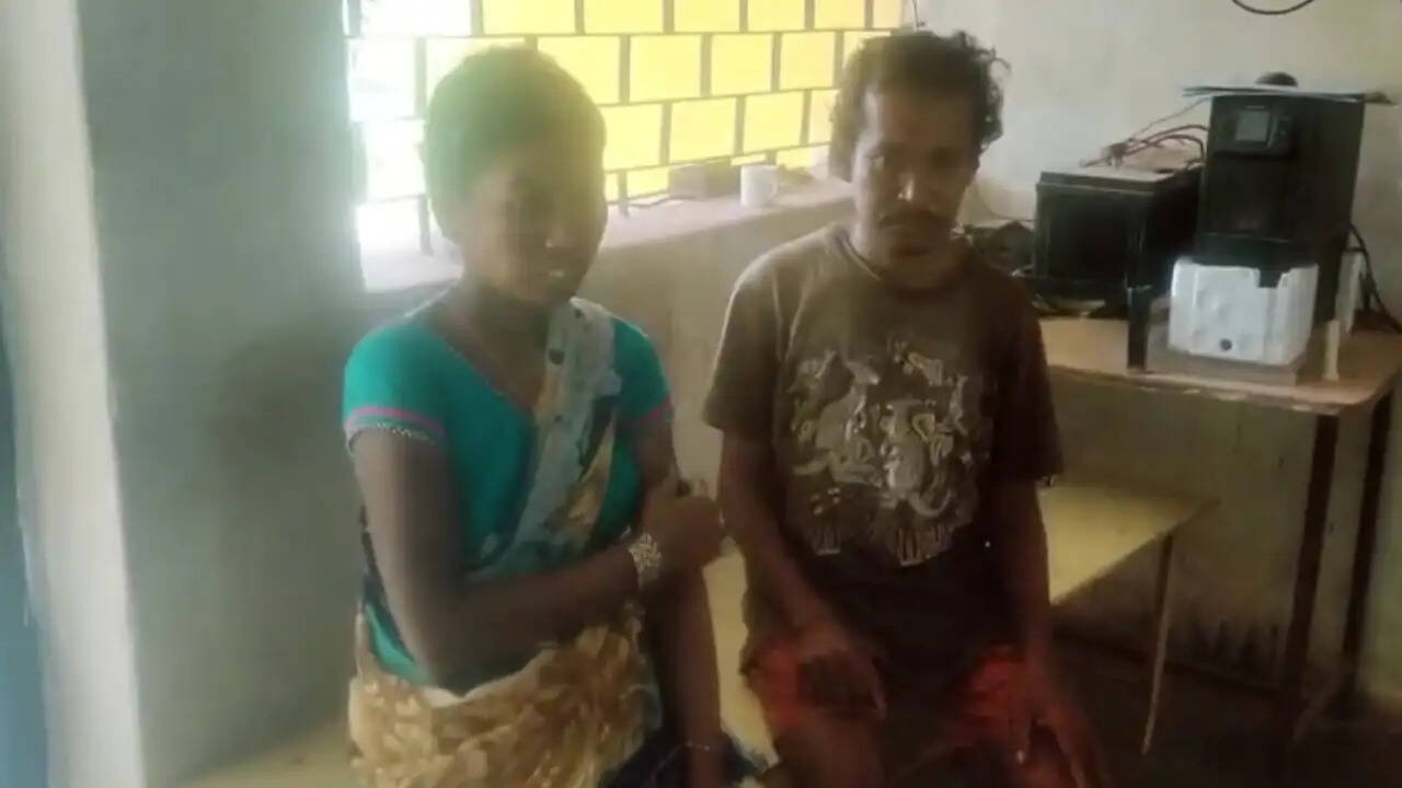 अम्बिकापुर : कलयुगी बेटी-दामाद ने ससुर को पीट-पीटकर उतारा मौत के घाट, गोबर से मिटाए खून के धब्बे