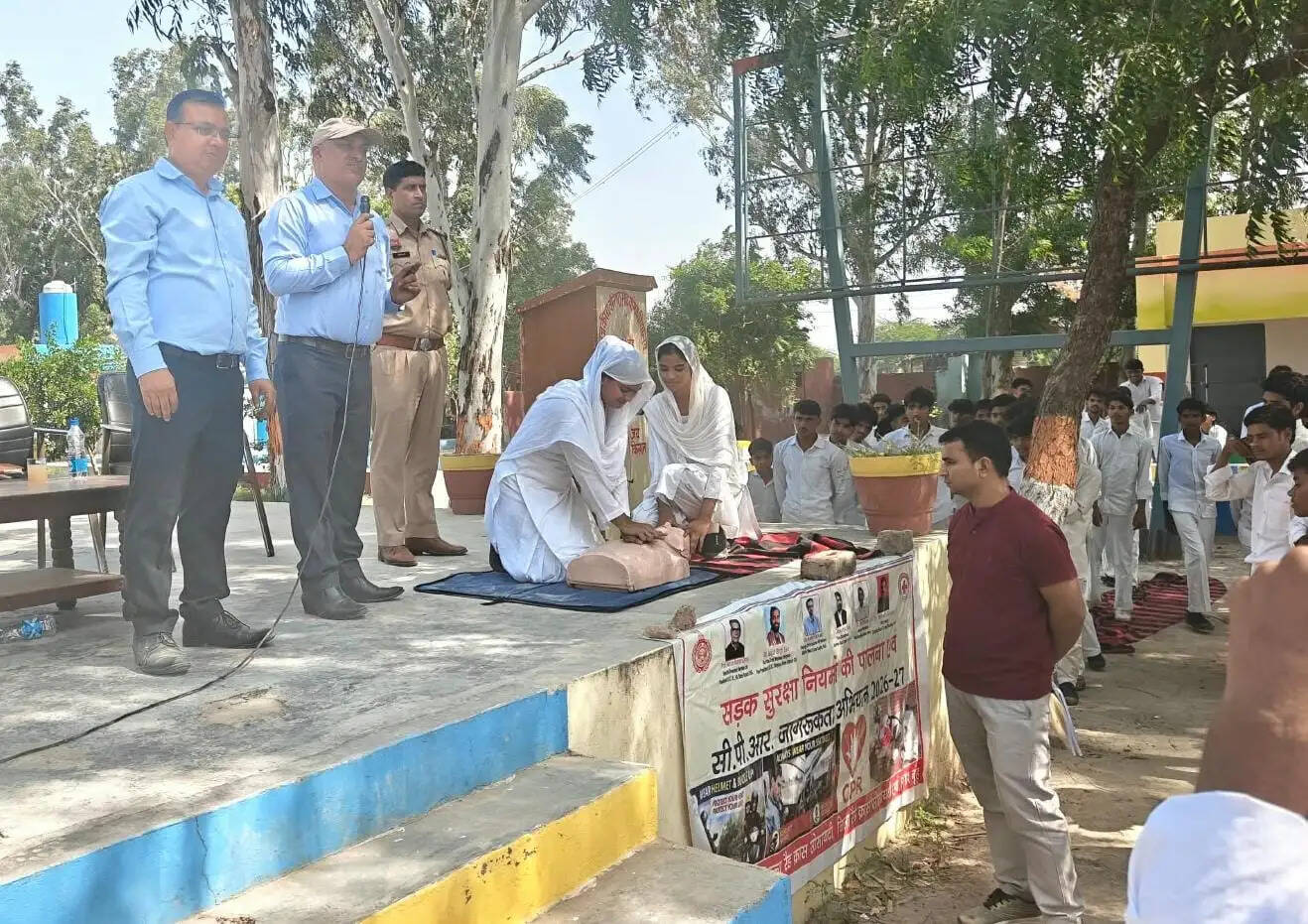 नूंह : सड़क सुरक्षा और जीवन रक्षा तकनीकों को लेकर विद्यार्थियों को किया जागरूक