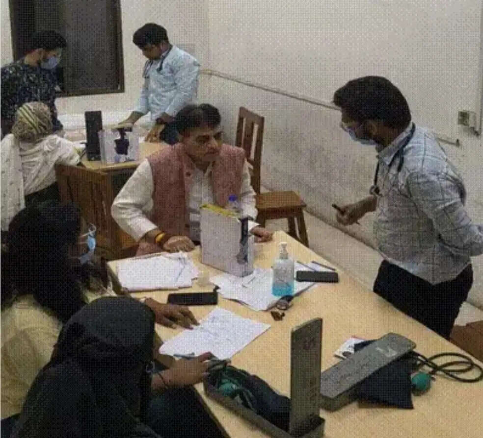 स्वास्थ्य मंत्री पानसेरिया बोले-गुजरात में फिलहाल बर्ड फ्लू का एक भी केस नहीं