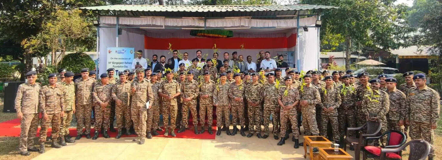 बंगाईगांव में सीआरपीएफ–रिफाइनरी का संयुक्त वृक्षारोपण अभियान, 1000 पौधे लगाए गए