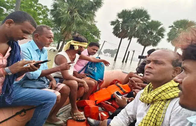 बिहार में बाढ़ का कहर, 11 जिलों के 10.26 लाख लोग प्रभावित, राहत-बचाव कार्य तेज