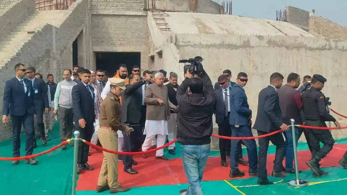 सीएम नीतीश कुमार ने पूर्वी चंपारण के केसरिया में टूरिस्ट फैसिलिटी सेंटर का किया निरीक्षण