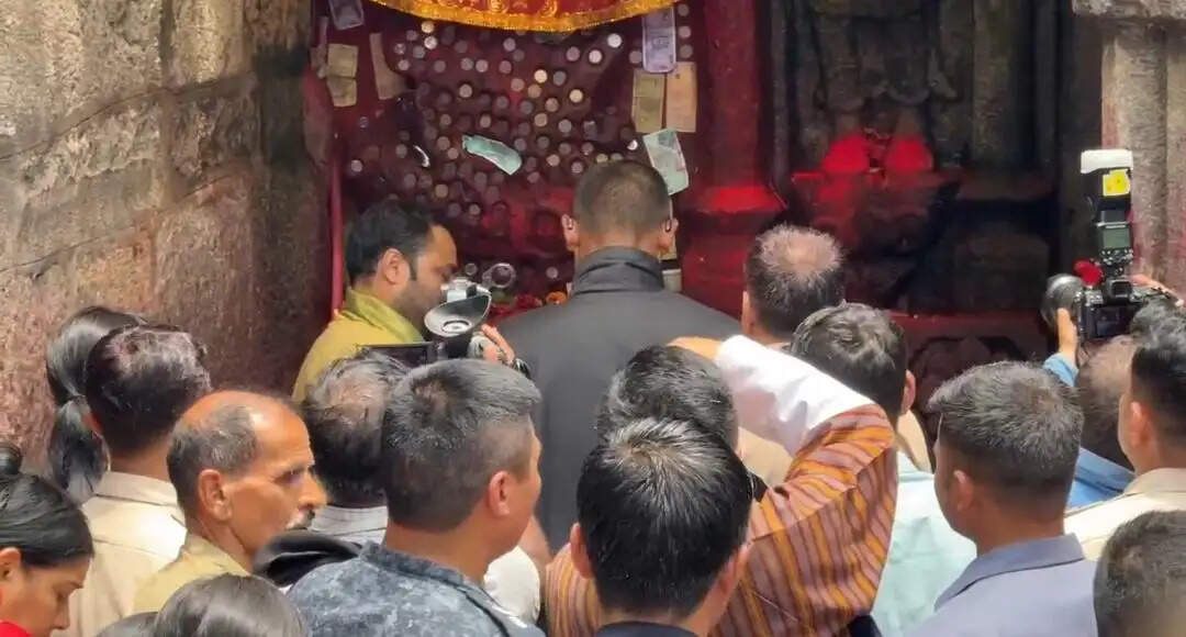 (अपडेट) शक्तिपीठ कामाख्या में भूटान के प्रधानमंत्री दाशो शेरिंग तोगबे ने किए दर्शन, मां कामाख्या का लिया आशीर्वाद