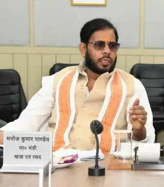 वृद्ध और दिव्यांग कार्डधारकों के घर पर राशन पहुँचायेंगे कोटेदार