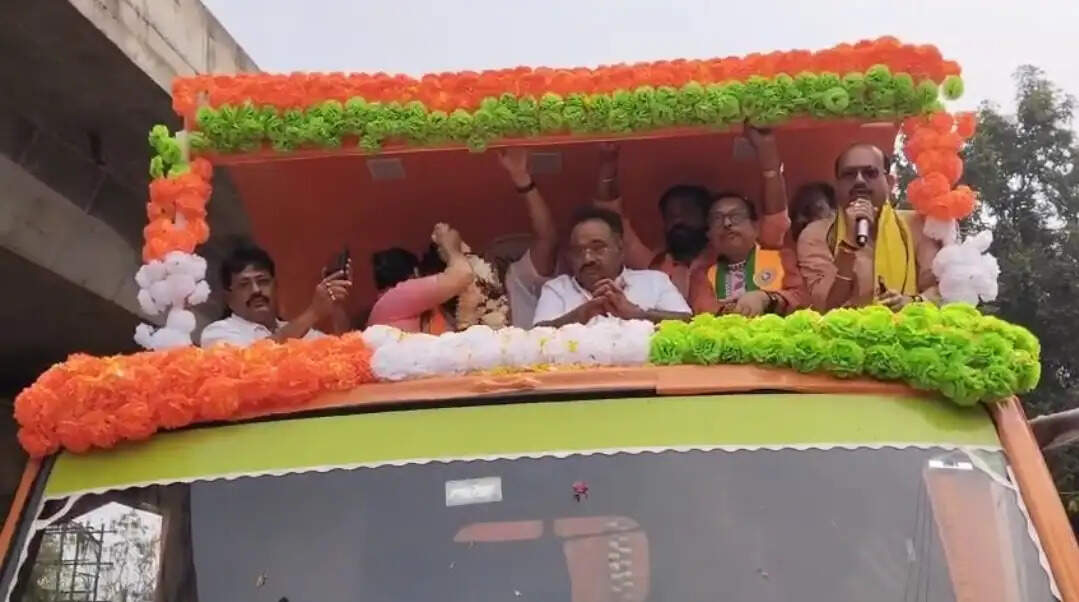 चुंचुड़ा से शुरू भाजपा की परिवर्तन यात्रा पांडुआ पहुंची, नेताओं ने तृणमूल पर साधा निशाना