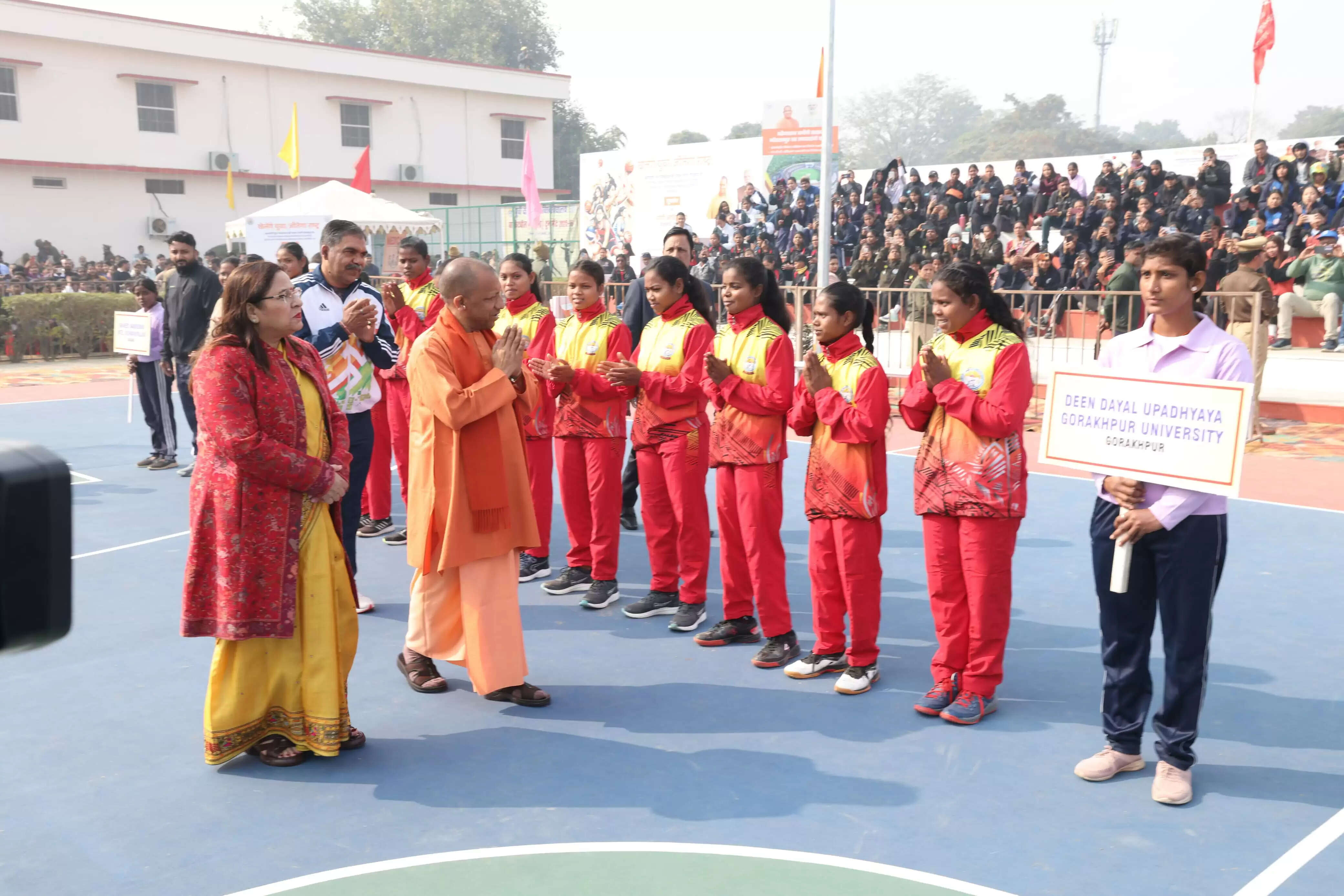 खेल प्रतिभाएं तराशें शिक्षण संस्थान : योगी आदित्यनाथ