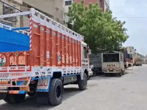 ट्रैकिंग-डिवाइस की वजह से अटके वाहनों के परमिट