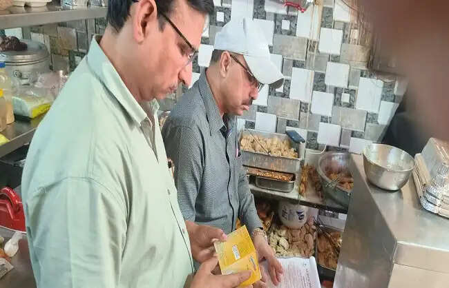 खाद्य सुरक्षा विभाग की छापेमारी, पांच नमूने अधोमानक मिले