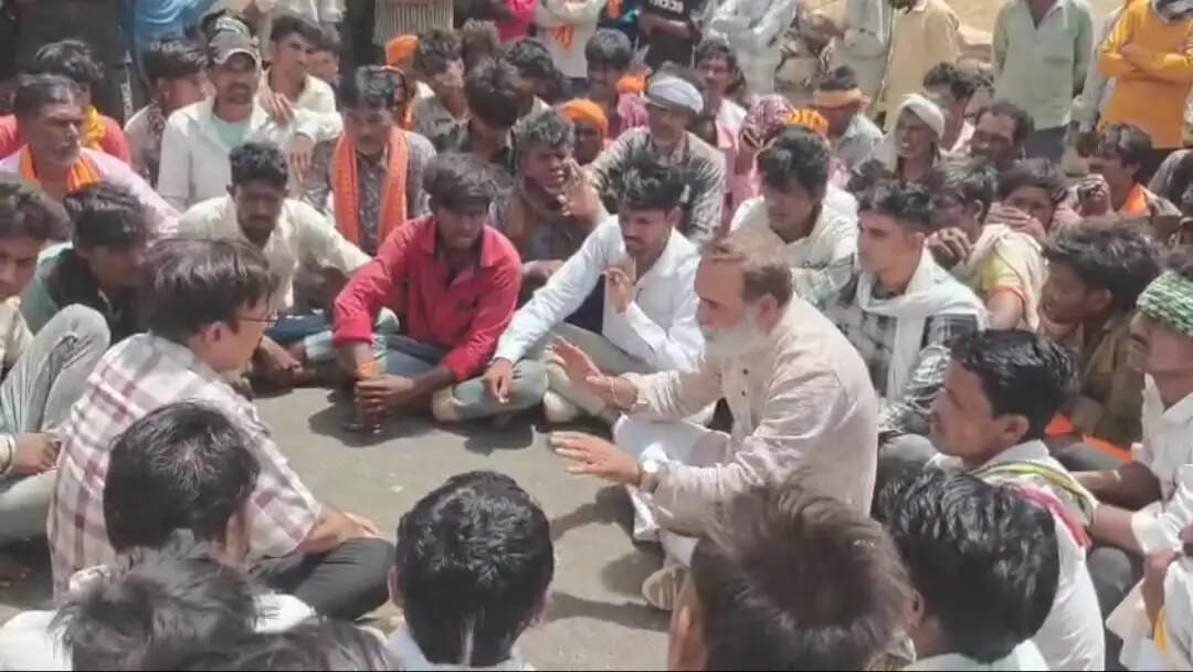 श्योपुरः आदिवासी किसान की गोली मारकर हत्या, शव को सड़क पर रखकर किया प्रदर्शन
