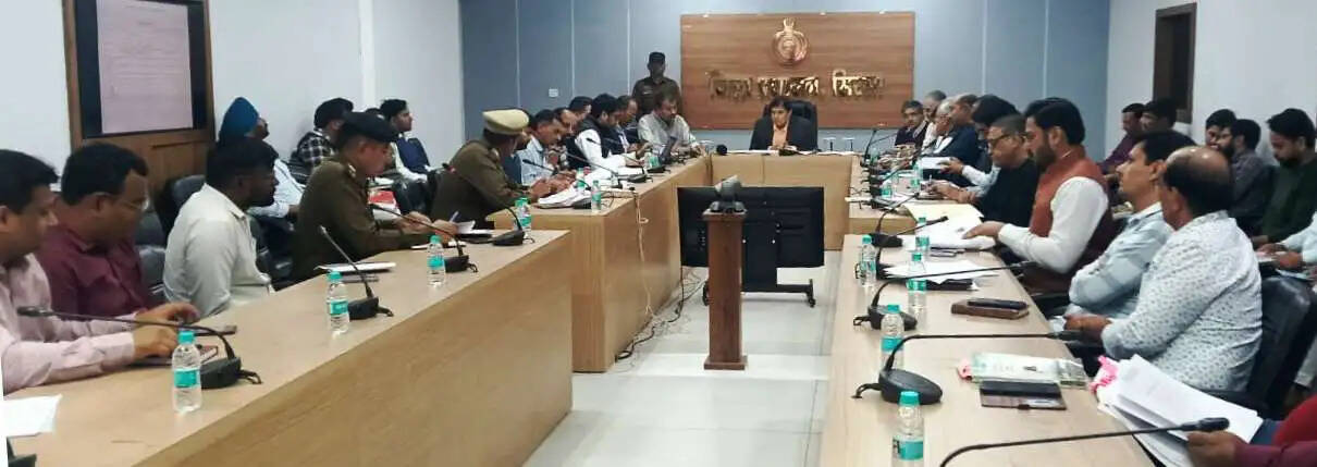 सिरसा: विभाग अपनी सडक़ों का करे रोड सेफ्टी ऑडिट : एडीसी