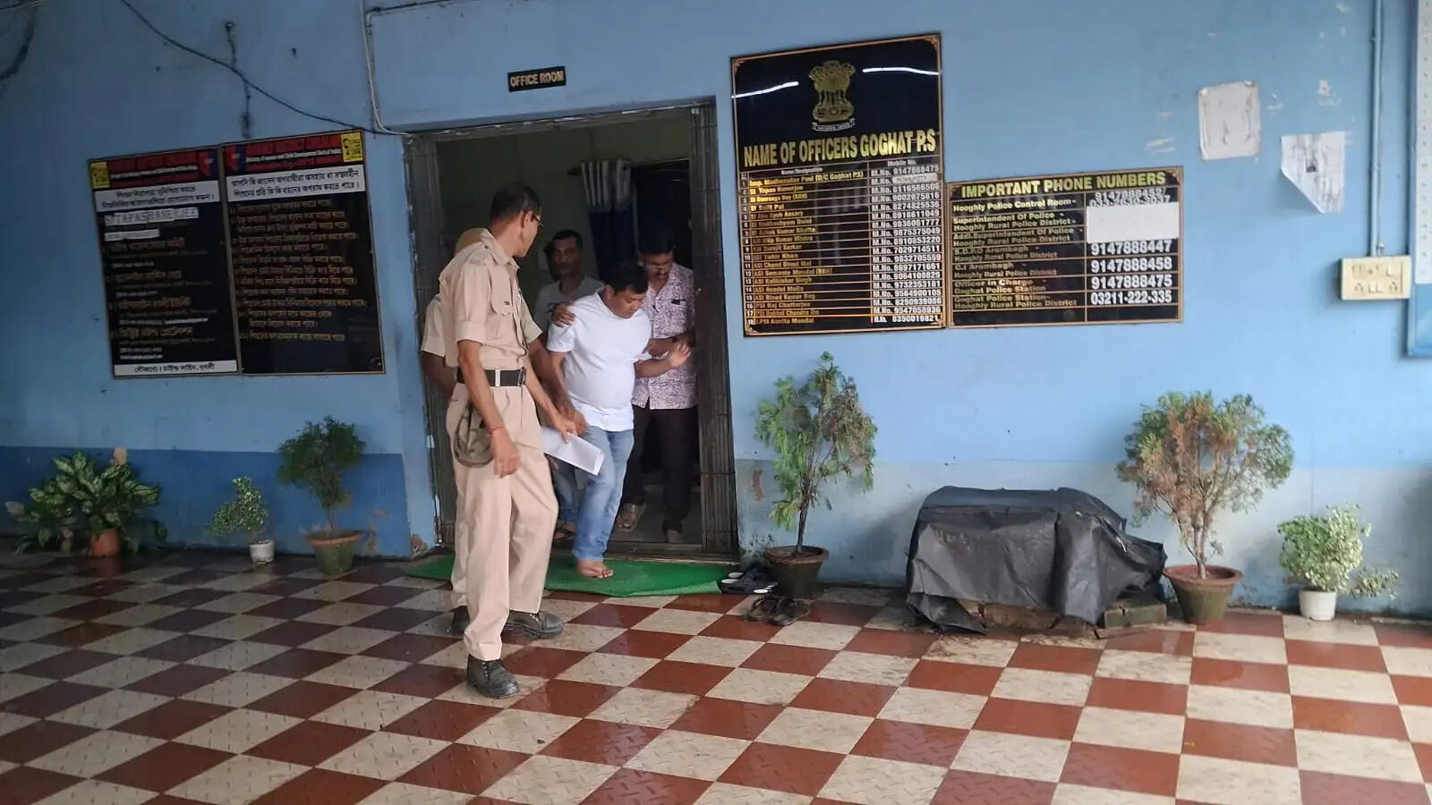 गोघाट के तृणमूल नेता फरीद खान गिरफ्तार, रंगदारी और अवैध हथियार मामले में कार्रवाई