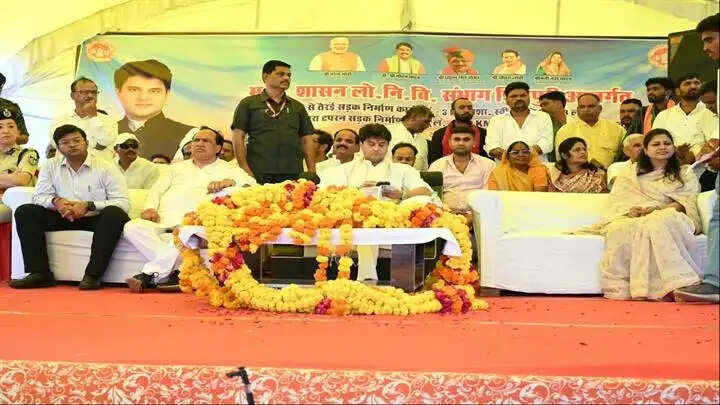 गांव, गरीब, किसान और आम नागरिक का जीवन बेहतर बनाने के लिए निरंतर कार्य कर रही सरकारः सिंधिया