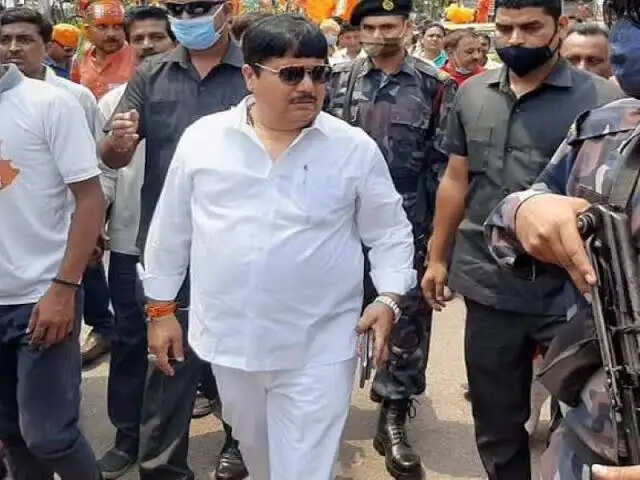 अर्जुन सिंह के खिलाफ 10 मामलों में हाई कोर्ट से मिली राहत खत्म, मुकदमों का निपटारा