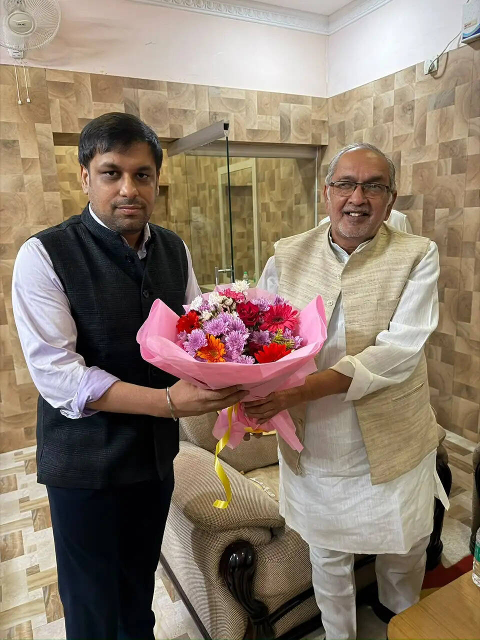 लोक लेखा समिति के प्रतिनिधिमंडल का उपायुक्त ने किया स्वागत