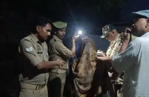 रानीपुर में बमबाजी के बाद हवाई फायरिंग, दहशत