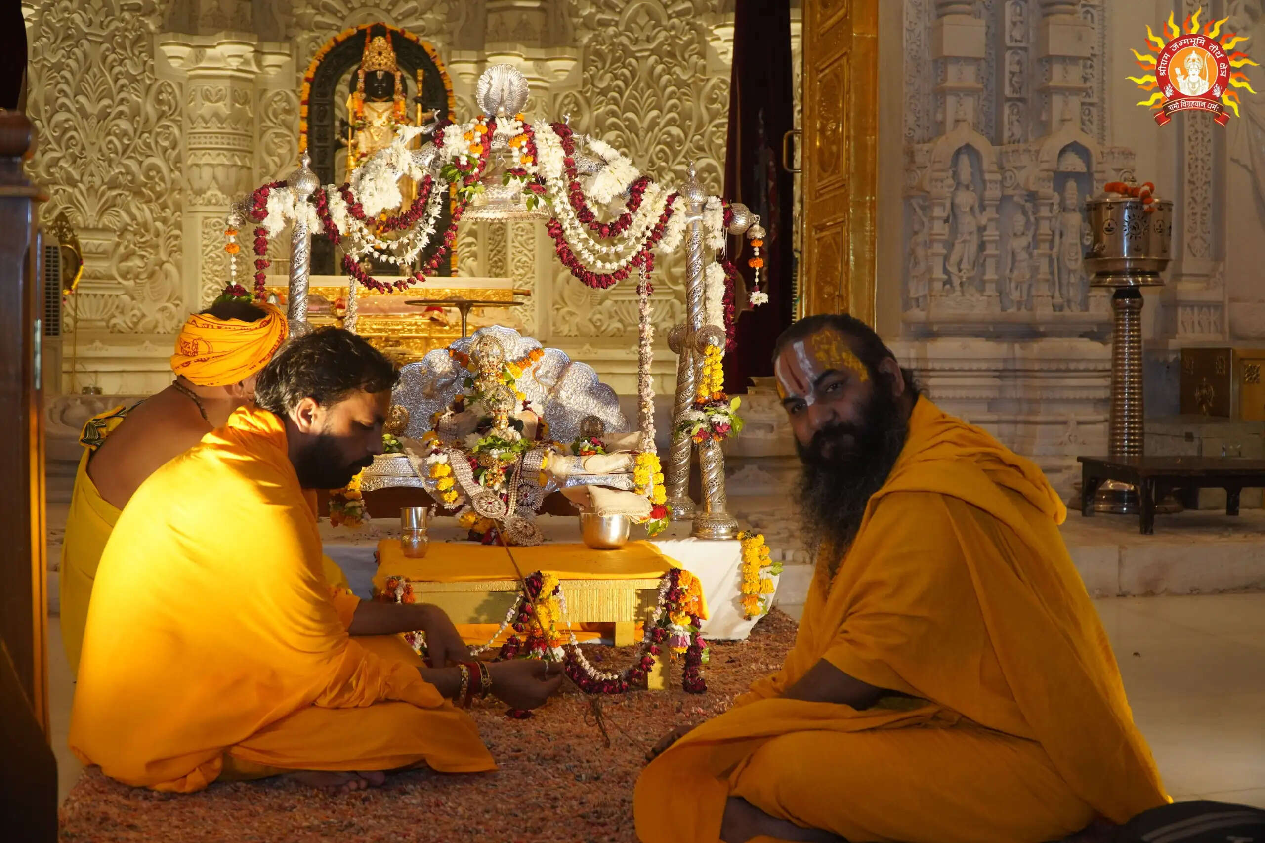 श्रीराम जन्मभूमि में संत महंत की मौजूदगी में हुआ झूला उत्सव