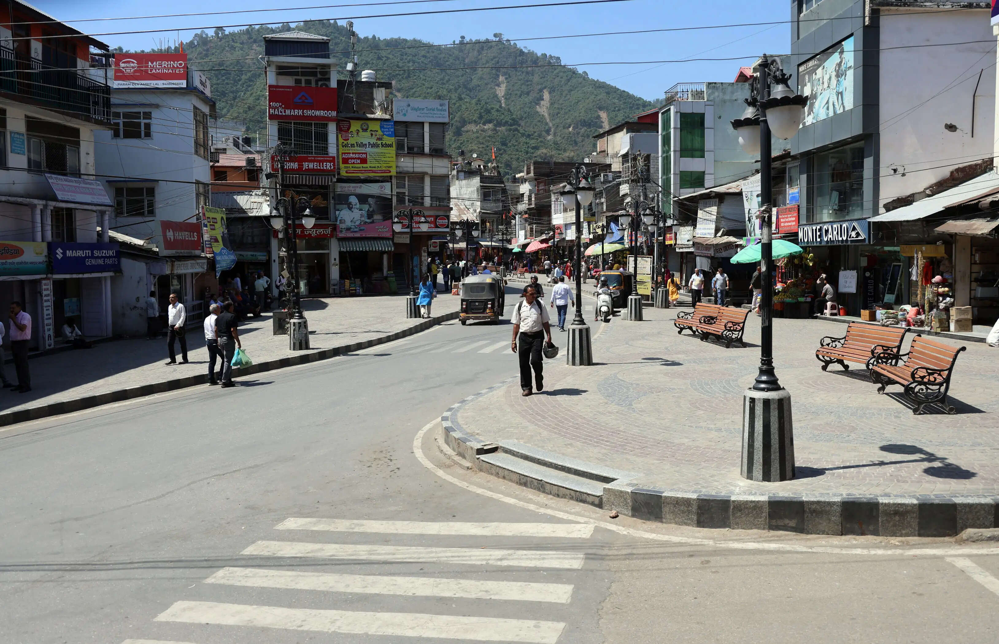 अचानक प्रचंड रूप दिखाने लगी गर्मी, दोपहर को घरों से बाहर निकलने से परहेज करने लगे लोग