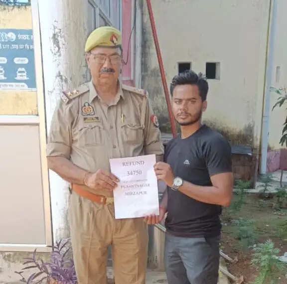 कैशबैक का झांसा देकर 34,750 रुपये की ठगी, साइबर टीम ने पीड़ित की लौटाई रकम