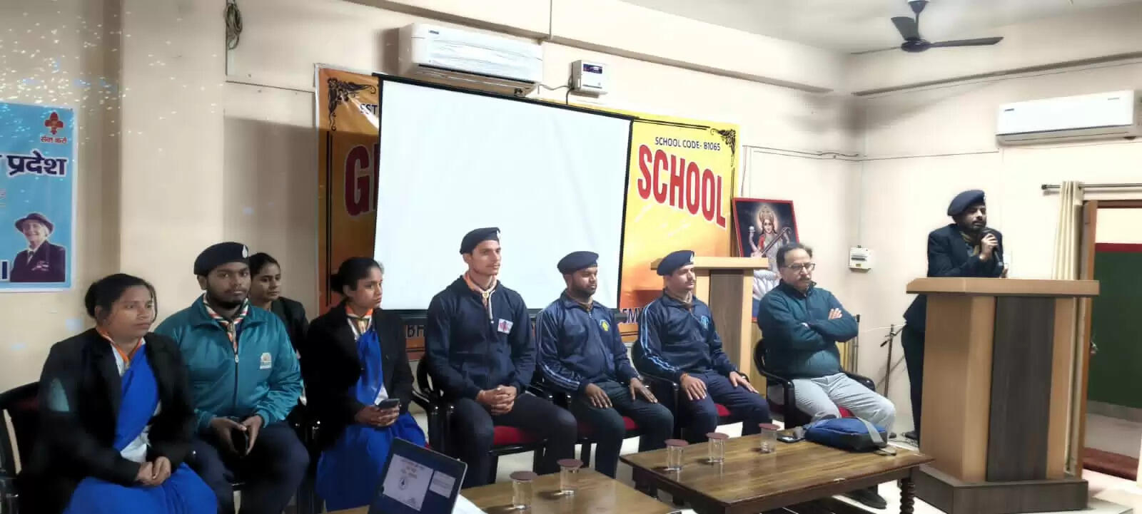 शिक्षक स्काउट गाइड से जुड़कर विद्यार्थियों को देश सेवा के लिए करें तैयार : डॉ. हिमांशु यादव