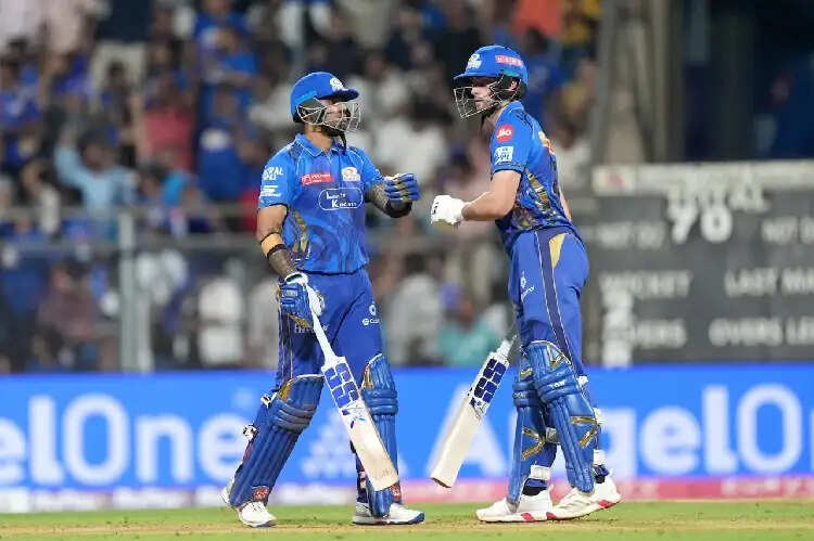 आईपीएल 2025: विल जैक्स के ऑलराउंड प्रदर्शन से मुंबई इंडियंस ने हैदराबाद को 4 विकेट से हराया