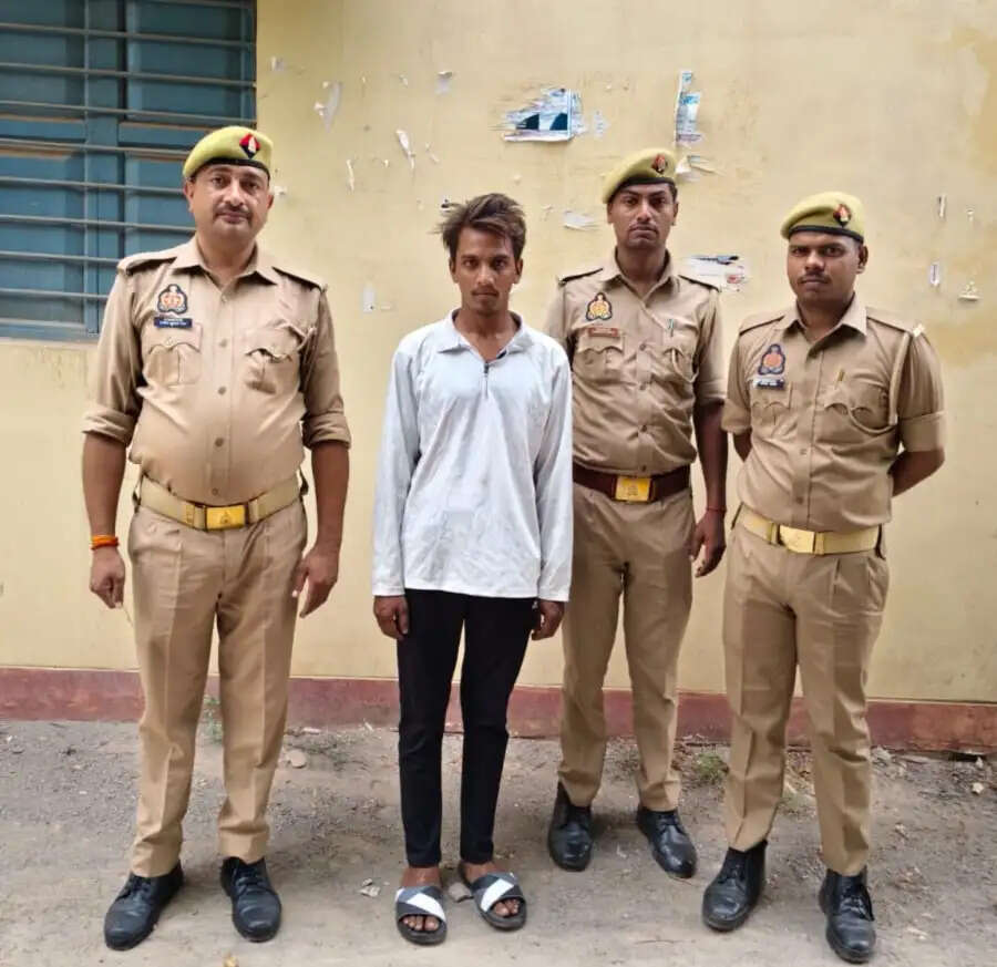 सोनभद्र में नाबालिग से दुष्कर्म व धमकी मामले में युवक गिरफ्तार