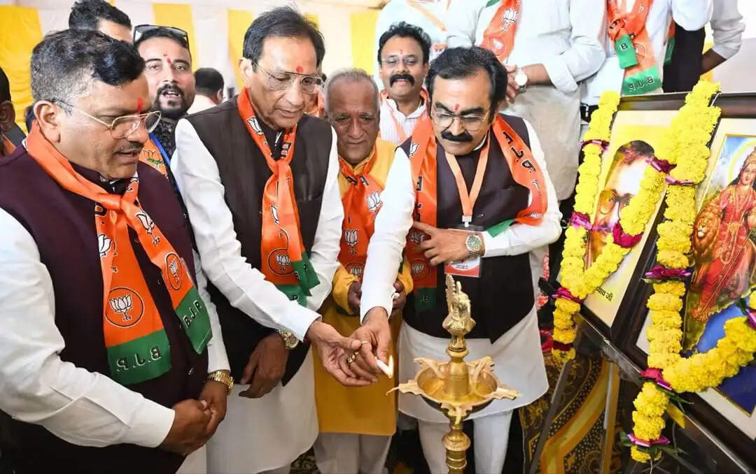 प्रधानमंत्री नरेंद्र मोदी के 25 वर्षों की राष्ट्रसेवा को जन-जन तक पहुंचाएगी भाजपा
