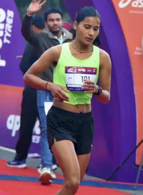 पहाड़ की बेटी भागीरथी ने हैदराबाद मैराथन में जीता रजत