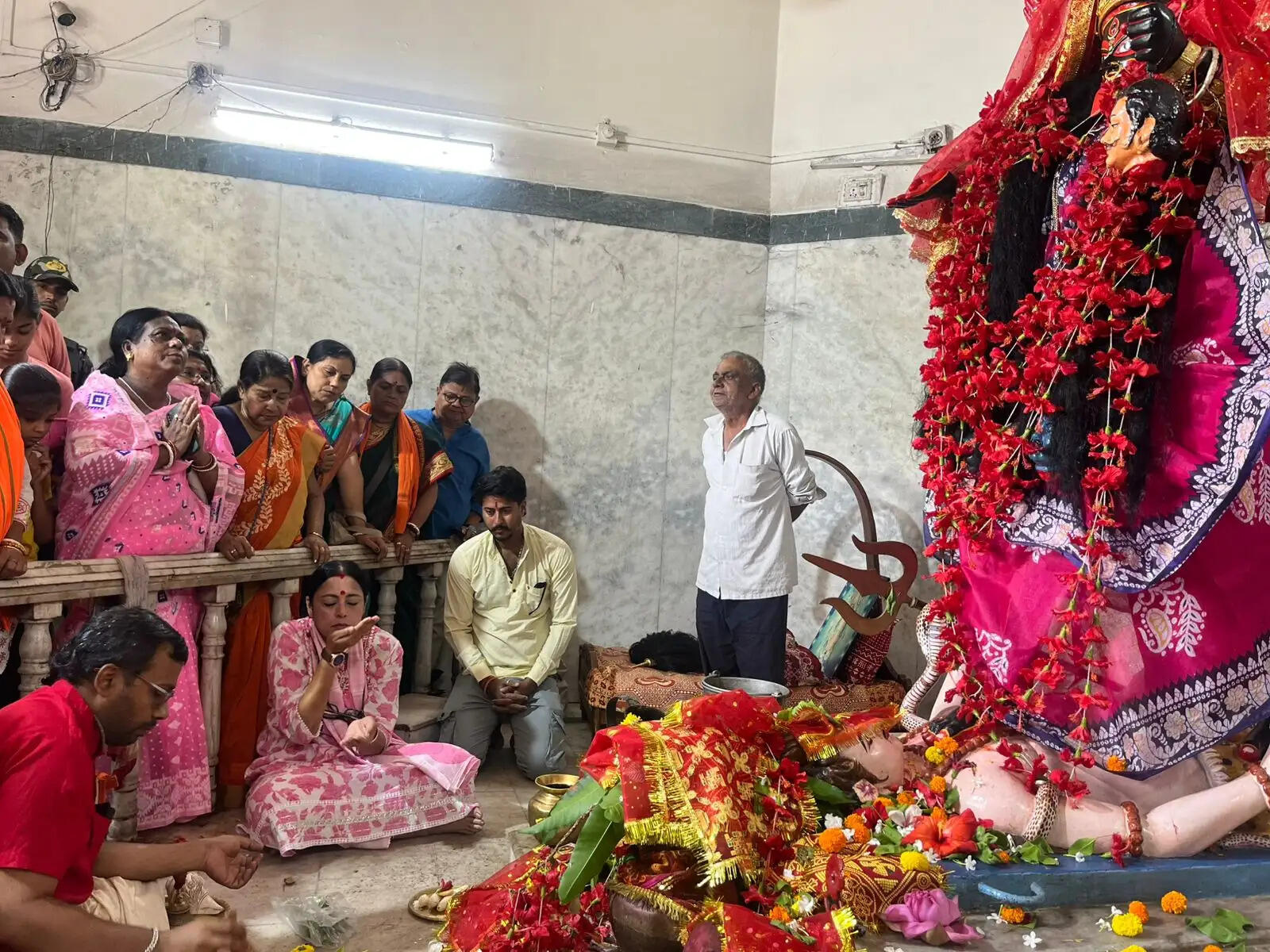 भाजपा उम्मीदवार अग्निमित्र पाल ने मतगणना के पूर्व की पूजा अर्चना, कहा- यह चुनाव अत्याचार के खिलाफ संघर्ष का प्रतीक