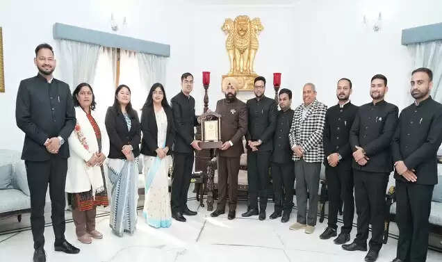 प्रशासनिक सेवा केवल नौकरी ही नहीं बल्कि जिम्मेदारी और सेवा का भाव है: राज्यपाल