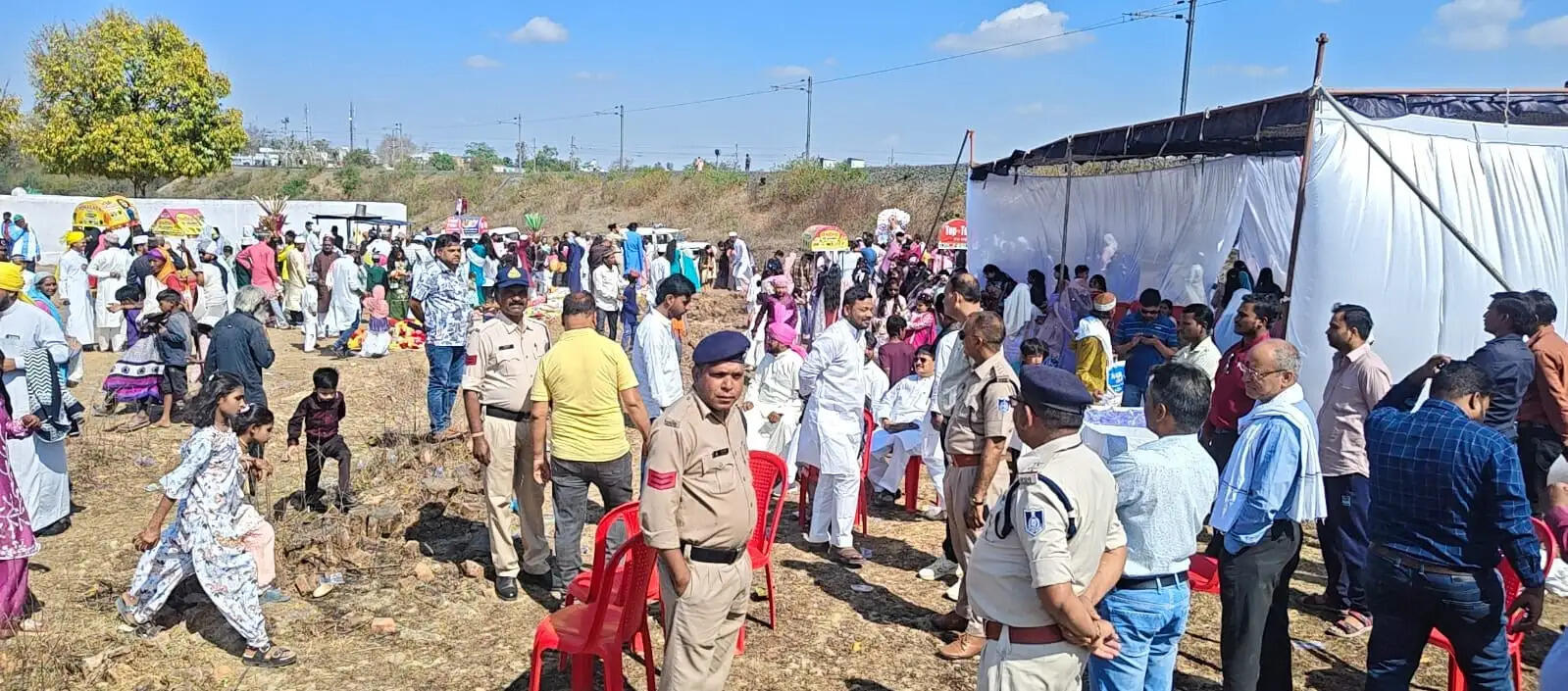 अनूपपुर: ईद पर एक-दूसरे के गले मिले, मांगी गई अमन चैन की दुआ, राज्य मंत्री ने दी मुबारकबाद