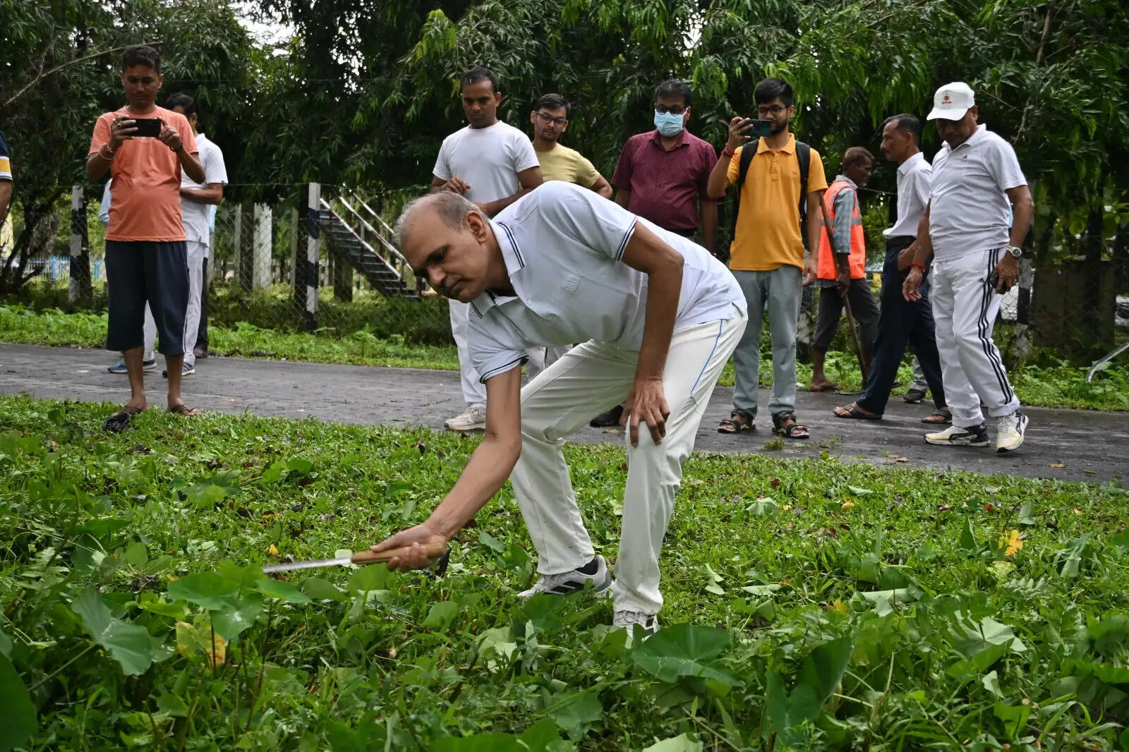स्वच्छ पाठशाला–युवा फॉर स्वच्छता अभियान के तहत श्रमदान, स्वच्छता का संदेश