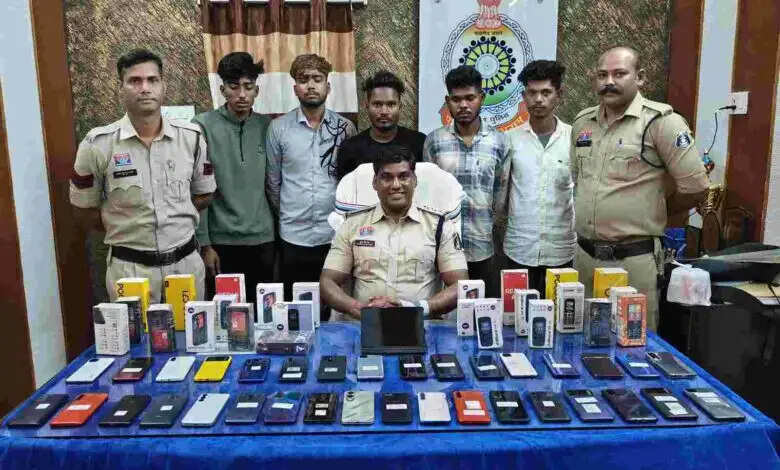 मोबाइल दुकान चोरी से लेकर बैंक लूट की साजिश का बड़ा खुलासा , रायगढ़ पुलिस के हाथ आये संगठित गिरोह के 6 आरोपी,