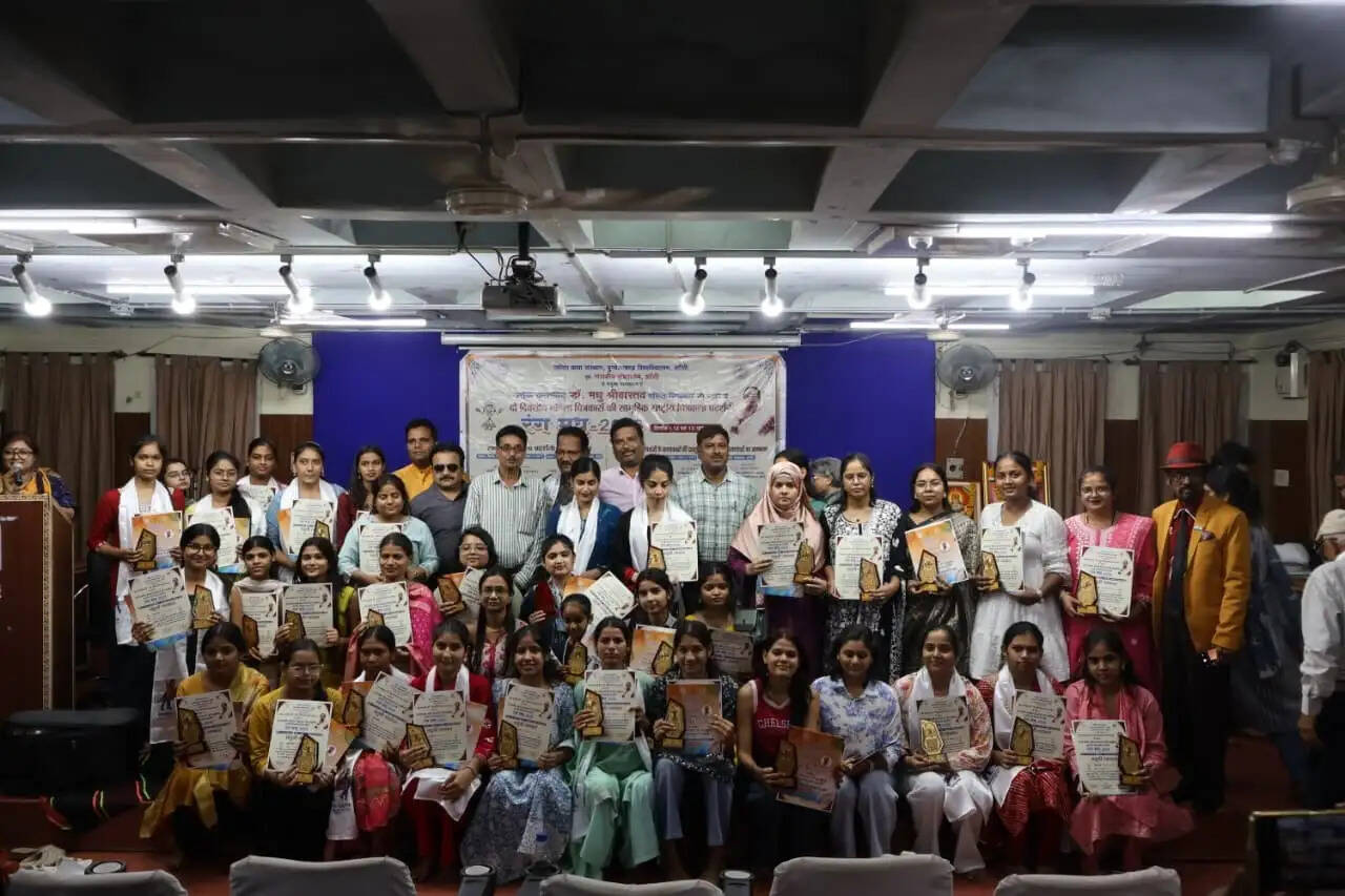 रंगमधु-2026’ का भव्य समापन, 64 महिला चित्रकारों को मिला ‘मधुश्री सम्मान’