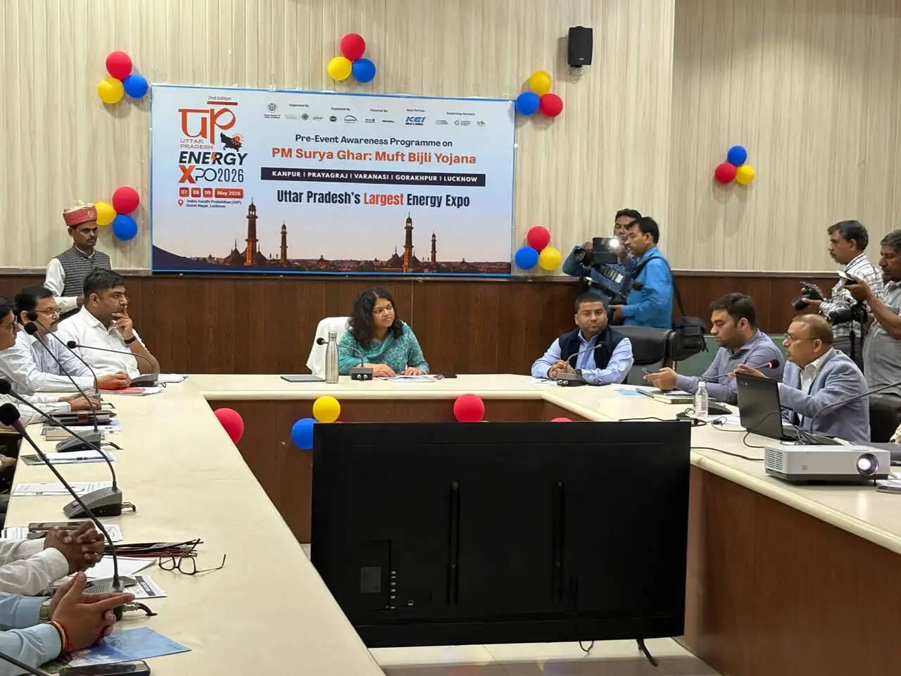 सौर ऊर्जा से उत्तर प्रदेश को ऊर्जा हब बनाने की तैयारी : सीडीओ