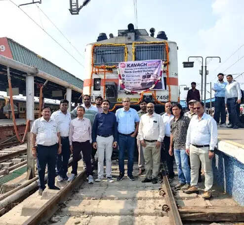 उत्तर मध्य रेलवे ने रचा इतिहास, चिपयाना बुजुर्ग-टूंडला खंड में ‘कवच’ वर्ज़न 4.0 स्थापित