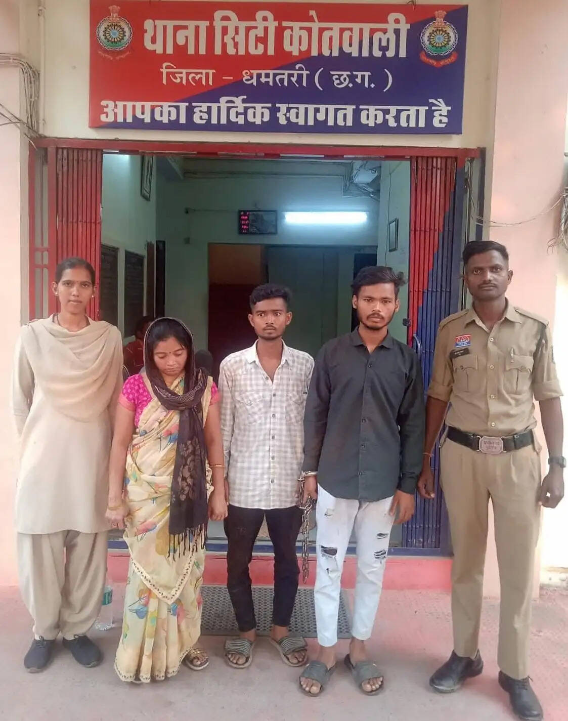 पड़ोसी ही निकला चोर, एक महिला समेत तीन आरोपित गिरफ्तार