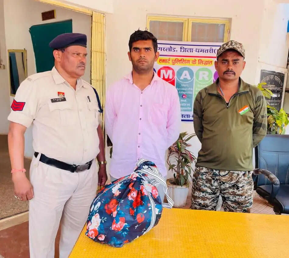 अवैध शराब तस्करी करते हुए दो गिरफ्तार