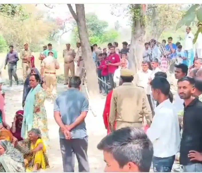 प्रतापगढ़ में धारदार हथियार से मां बेटे की हत्या, खून से लथपथ कमरे में मिले शव