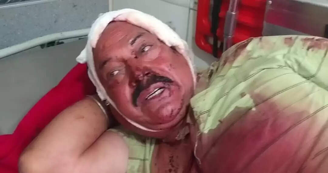 कलियुगी बेटे ने पत्नी के साथ मिलकर बुजुर्ग बाप पर किया दराट से हमला, गंभीर हालत में अस्पताल रेफर