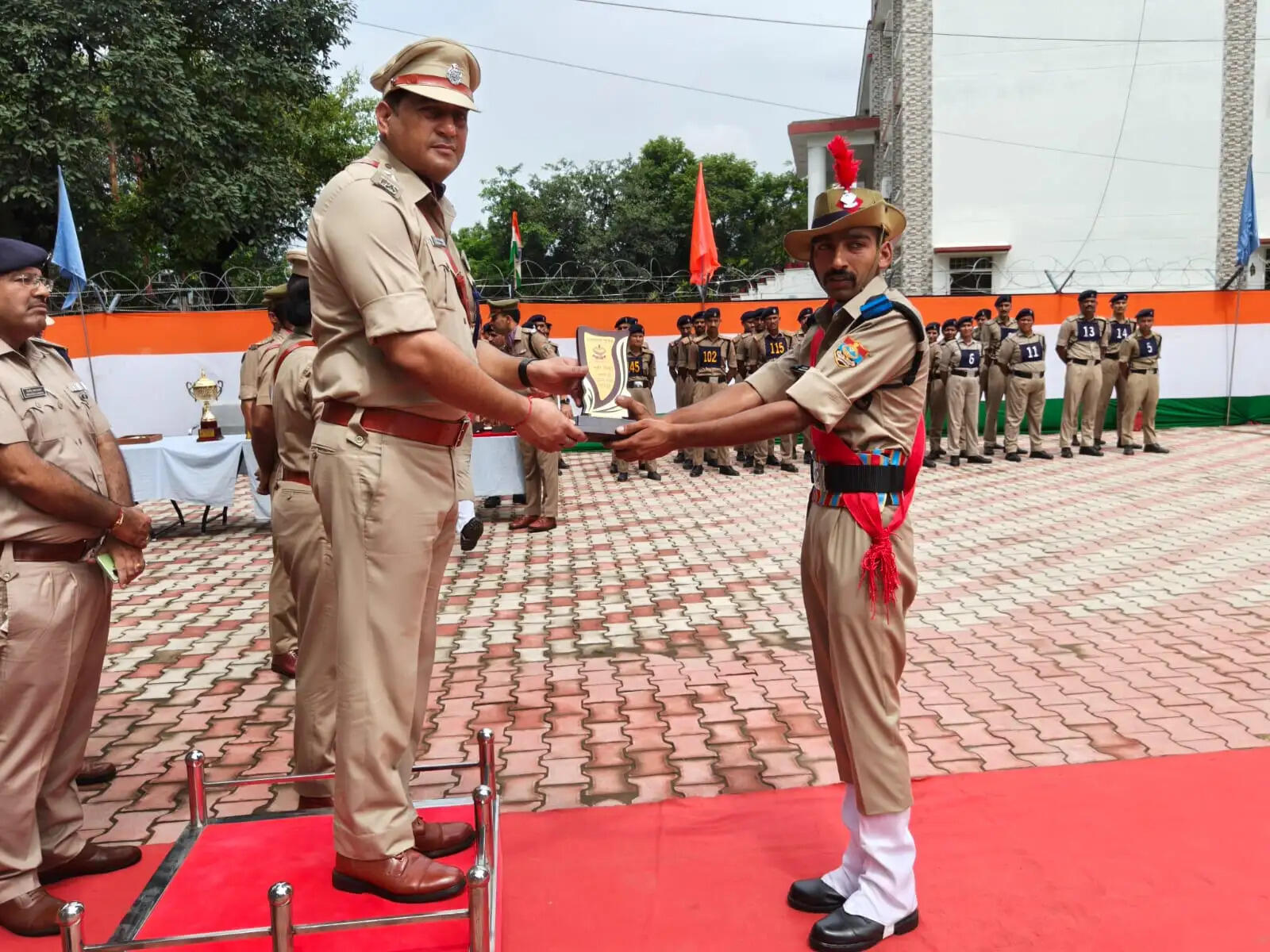 पुलिस लाइन देहरादून में आयोजित की गई पासिंग आउट सेरेमनी