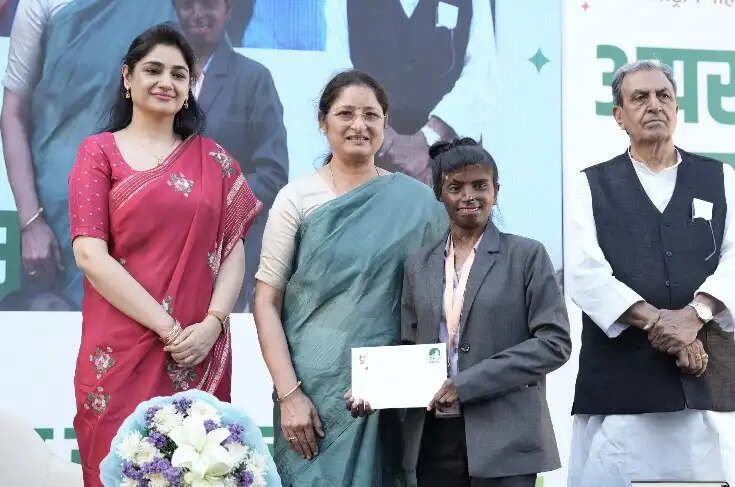 अंतरराष्ट्रीय महिला दिवस पर किसान ट्रस्ट ने ‘अपराजिता सम्मान’ से महिलाओं को किया सम्मानित