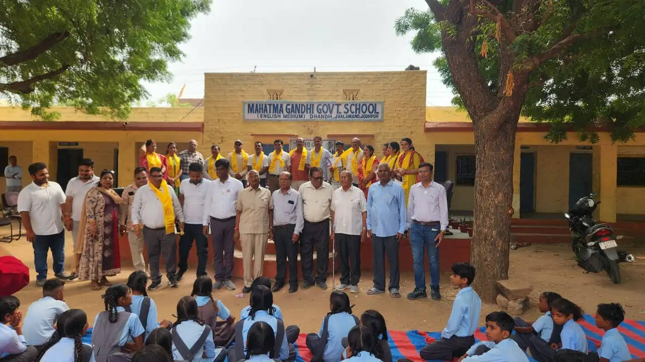 शिक्षकों का सम्मान, डॉ. सर्वपल्ली राधाकृष्णन को श्रद्धांजलि
