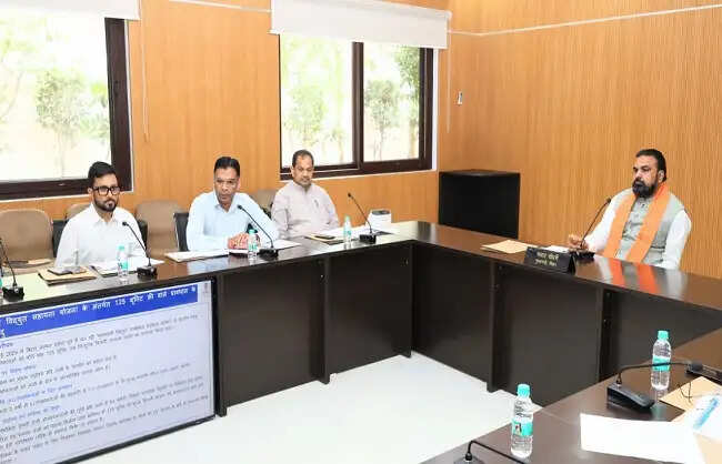 मुख्यमंत्री सम्राट चौधरी ने ऊर्जा विभाग की समीक्षा बैठक में सौर ऊर्जा को बढ़ावा देने पर दिया ज़ोर
