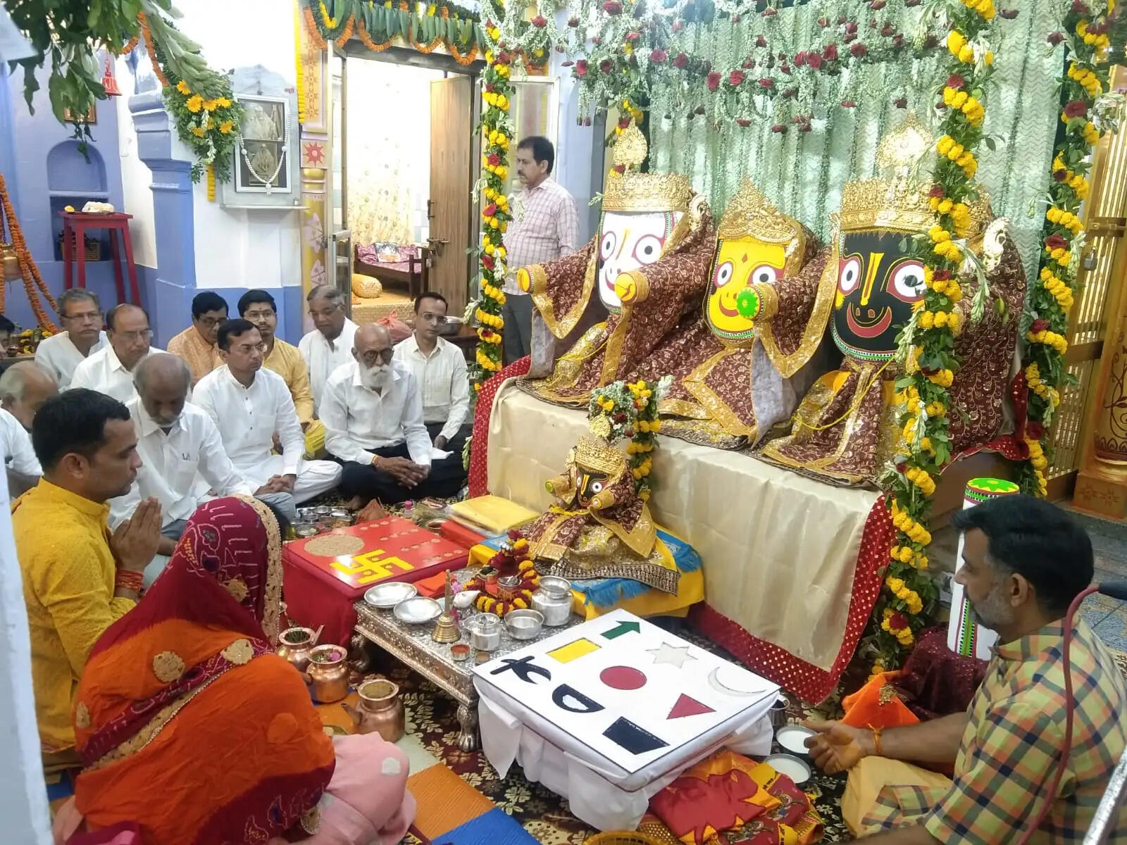 विधि विधान से हुआ भगवान जगन्नाथ का महास्नान , दर्शन-पूजन के लिए उमड़ी श्रद्धालुओं की भीड़