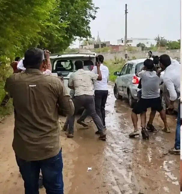 स्कूल निरीक्षण को लेकर सीजेपी—ग्रामीण विवाद के बीच स्कूल शिफ्ट