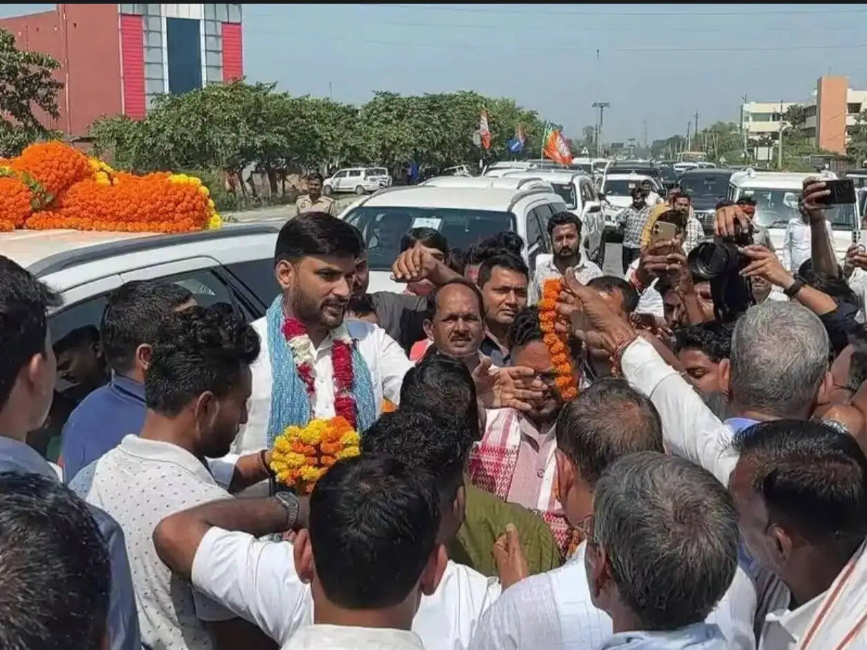 सपा का पीडीए दिखावा, राज्यसभा की एक सीट परिवार व दूसरी धनबल को दी : नीरज सिंह