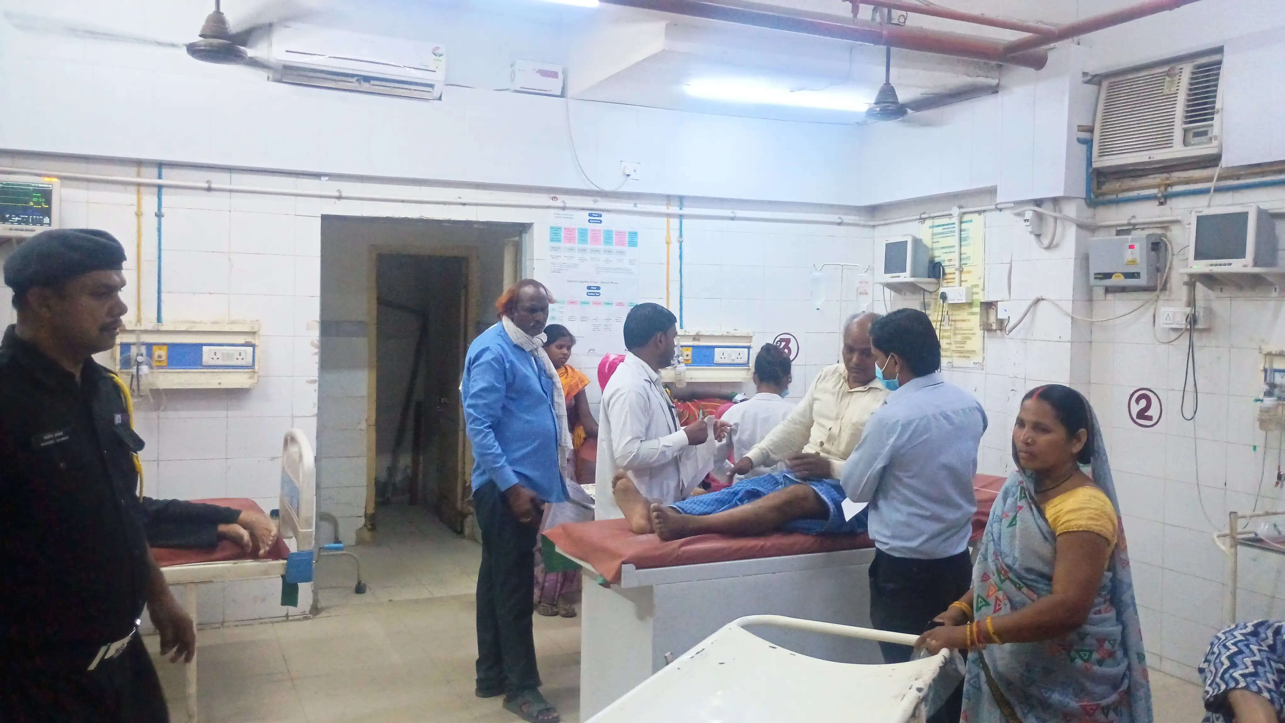 ट्रक ने ऑटो रिक्शा में मारी टक्कर, तीन सवारियाें की माैत